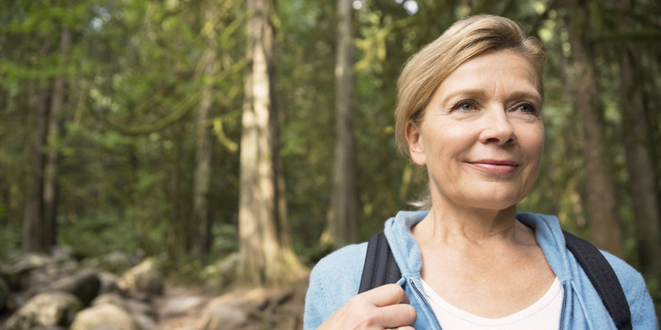 Frau beim Wandern